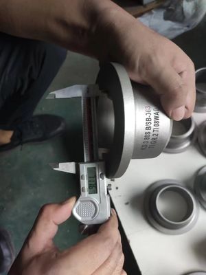 ASTM B366 নকল ইস্পাত প্লাগ 4" পুরুষ থ্রেডেড পাইপ প্লাগ অ্যালয় স্টিল পাইপ ফিটিং