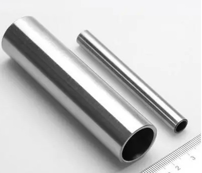 ASTM A335 P5 P91 A213 T5 T91 DN200 SCH40 নিকেল খাদ বিজোড় পাইপ